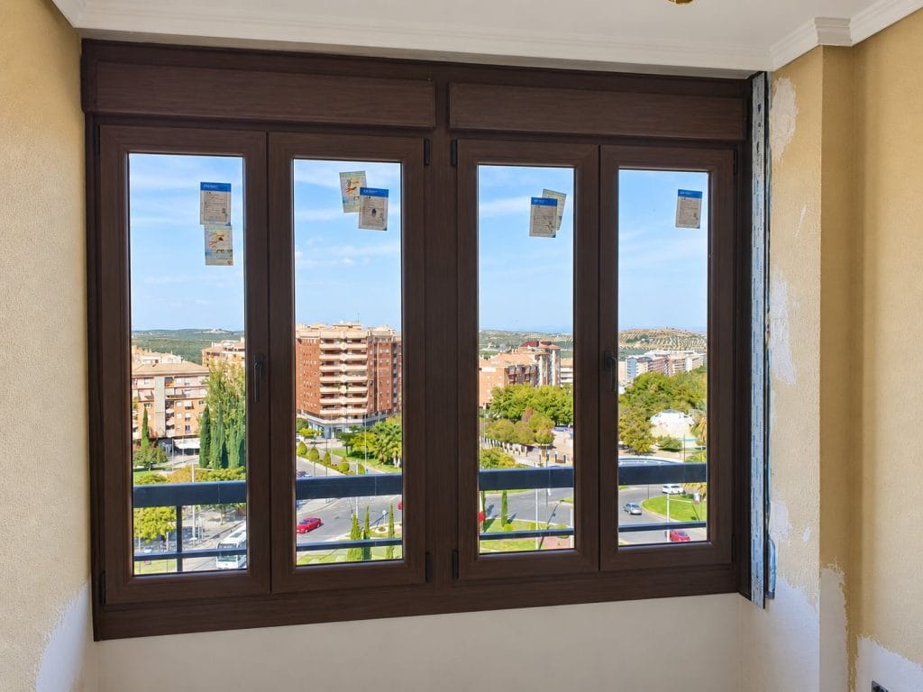 Ventana de cuatro hojas